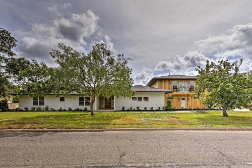 College Station Home - Walk to Texas AandM! - image 12