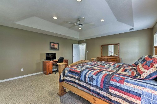 College Station Home with Yard - 5 Mins to AandM! - image 6