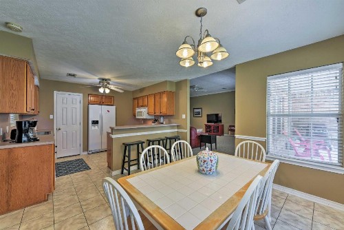 College Station Home with Yard - 5 Mins to AandM! - image 7