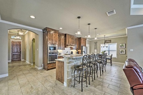 Luxurious College Station Home w/ Pool+Patio! - image 2