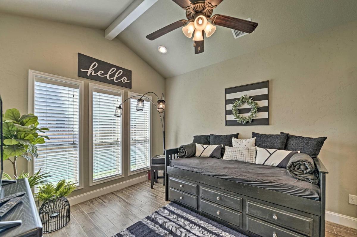 Luxurious College Station Home w/ Pool+Patio! - image 7