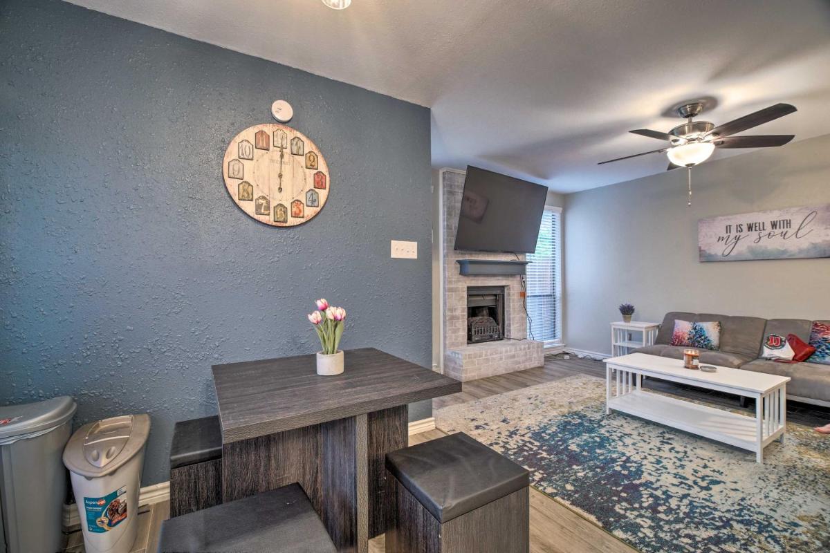 Charming Condo with Pool about 2 Mi to Texas A and M! - image 6