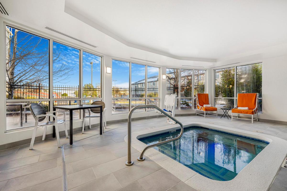 Hilton Garden Inn Colorado Springs Airport - image 2