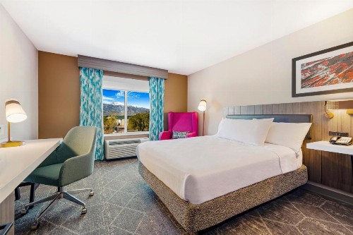 Hilton Garden Inn Colorado Springs Airport - image 8