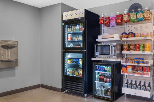 Wingate by Wyndham Colorado Springs - image 13