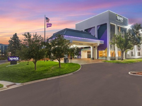 Wingate by Wyndham Colorado Springs - image 2