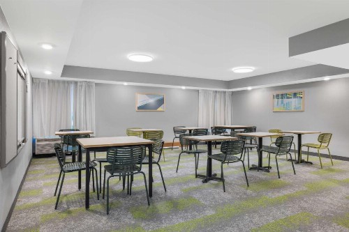 Wingate by Wyndham Colorado Springs - image 6