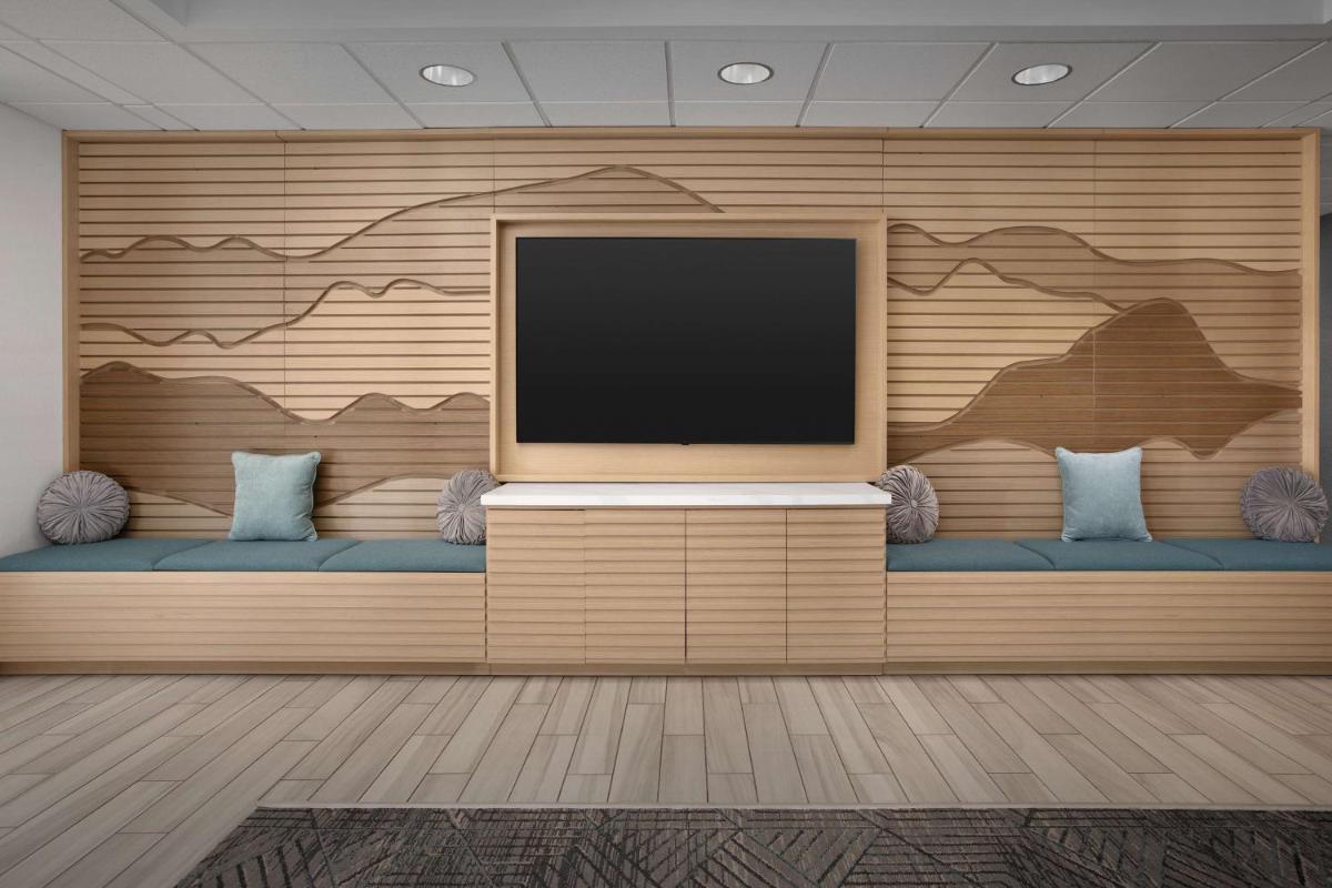 Homewood Suites by Hilton Colorado Springs-North - image 3