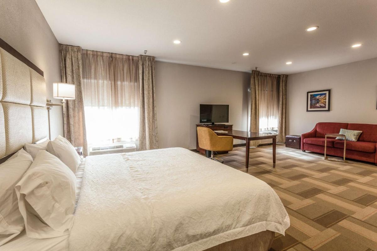 Hampton Inn Colorado Springs-Airport - image 2