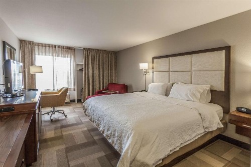 Hampton Inn Colorado Springs-Airport - image 3
