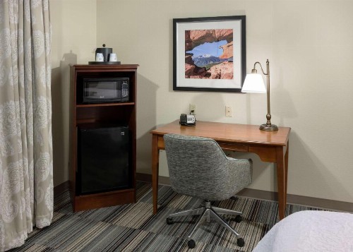 Hampton Inn & Suites Colorado Springs/I-25 South - image 4