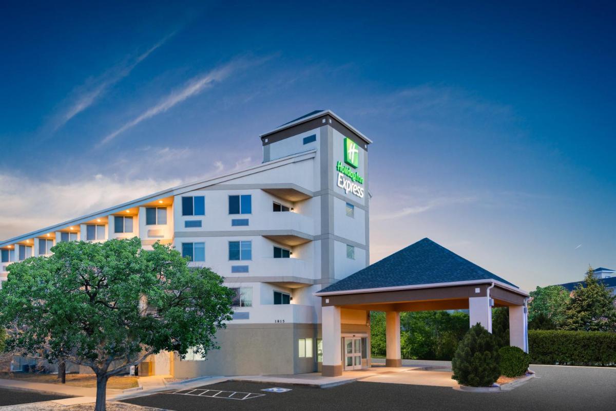 Holiday Inn Express & Suites Colorado Springs-Airport an IHG Hotel - main image