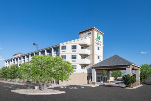 Holiday Inn Express & Suites Colorado Springs-Airport an IHG Hotel - image 10
