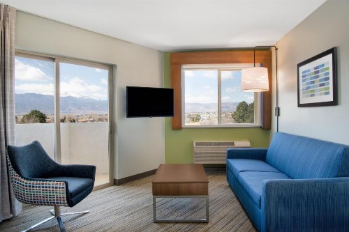 Holiday Inn Express & Suites Colorado Springs-Airport an IHG Hotel - image 22