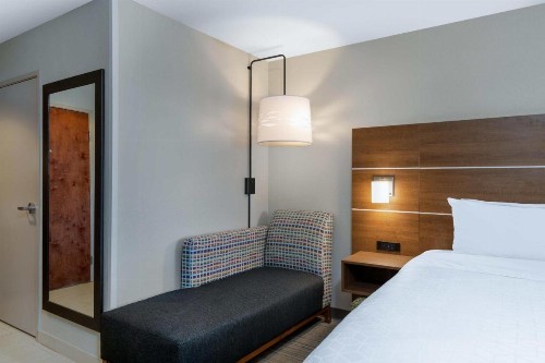 Holiday Inn Express & Suites Colorado Springs-Airport an IHG Hotel - image 24