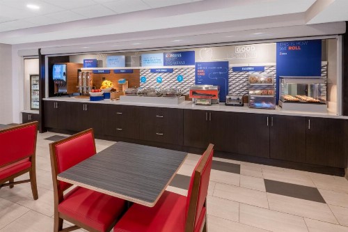 Holiday Inn Express & Suites Colorado Springs-Airport an IHG Hotel - image 28