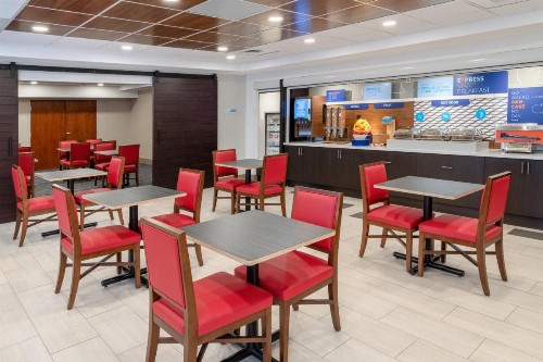 Holiday Inn Express & Suites Colorado Springs-Airport an IHG Hotel - image 6