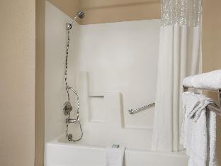 Rodeway Inn - image 3