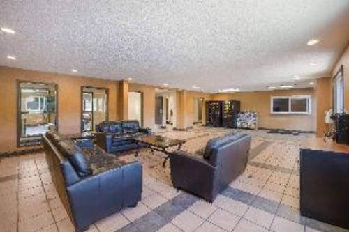 Rodeway Inn - image 7
