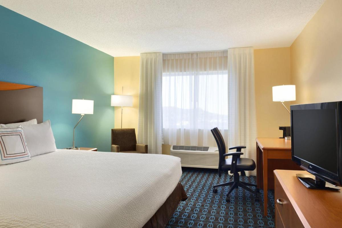 Fairfield Inn Colorado Springs Air Force Academy - image 7