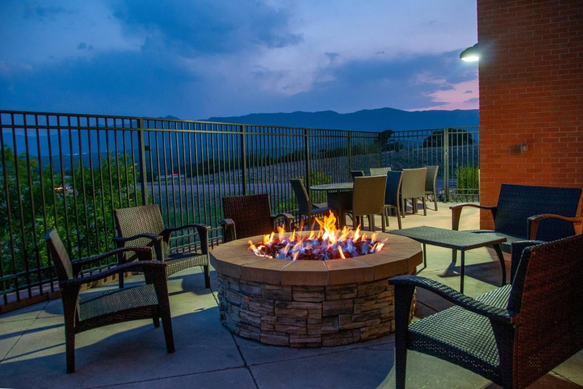 Fairfield Inn and Suites by Marriott Colorado Springs North Air Force Academy - main image