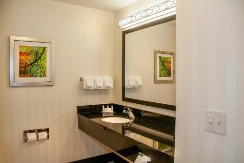 Fairfield Inn and Suites by Marriott Colorado Springs North Air Force Academy - image 11