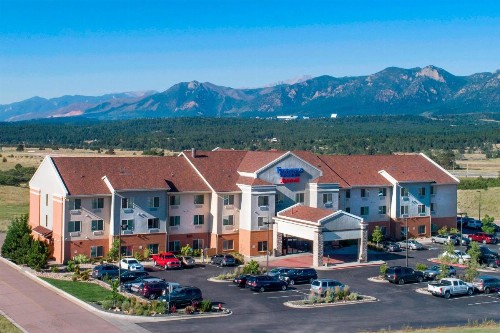 Fairfield Inn and Suites by Marriott Colorado Springs North Air Force Academy - image 3