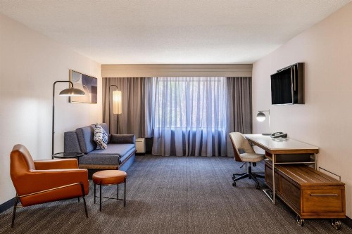 Courtyard by Marriott Colorado Springs South - image 10