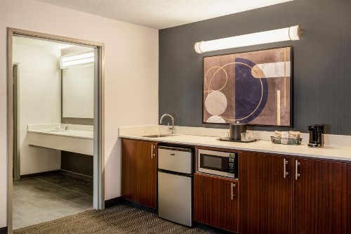 Courtyard by Marriott Colorado Springs South - image 18