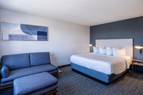 Courtyard by Marriott Colorado Springs South - image 2