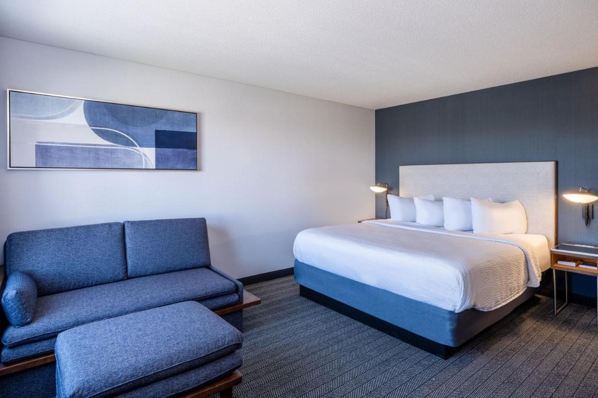 Courtyard by Marriott Colorado Springs South - image 2