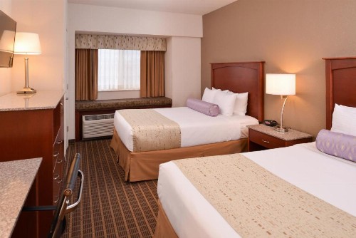 Best Western Plus Peak Vista Inn & Suites - image 10