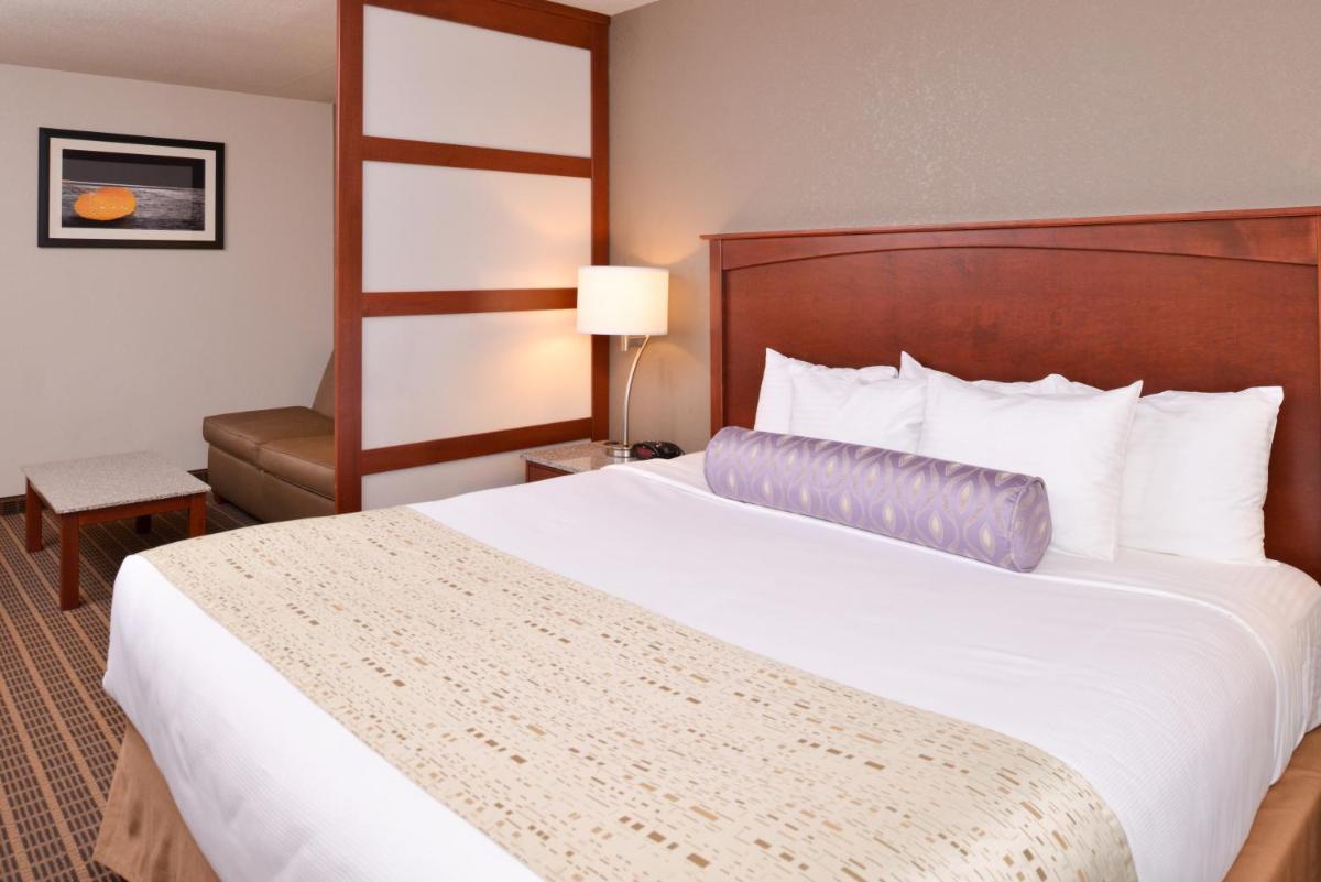 Best Western Plus Peak Vista Inn & Suites - image 2