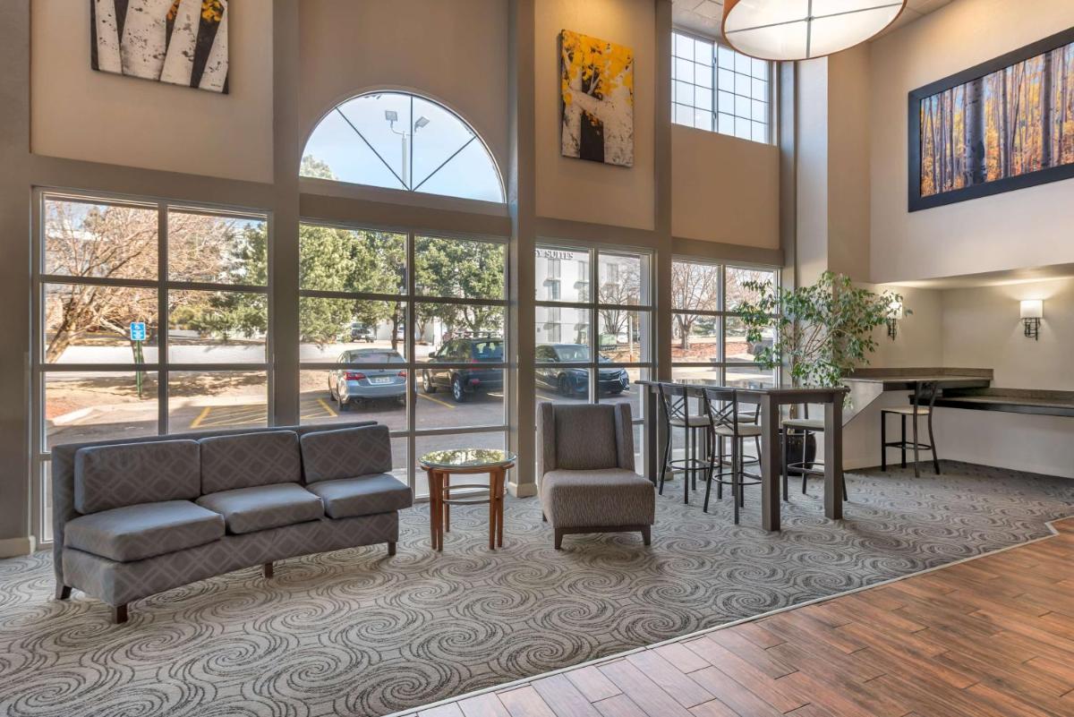 Best Western Plus Peak Vista Inn & Suites - image 3