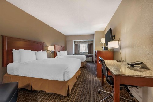 Best Western Plus Peak Vista Inn & Suites - image 30