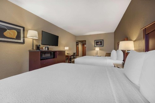 Best Western Plus Peak Vista Inn & Suites - image 34