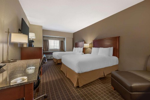 Best Western Plus Peak Vista Inn & Suites - image 36