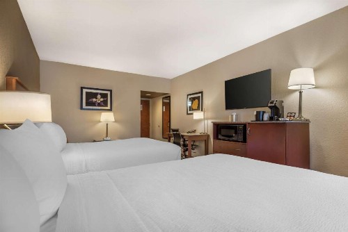 Best Western Plus Peak Vista Inn & Suites - image 38