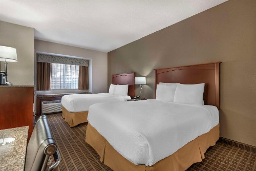 Best Western Plus Peak Vista Inn & Suites - image 39