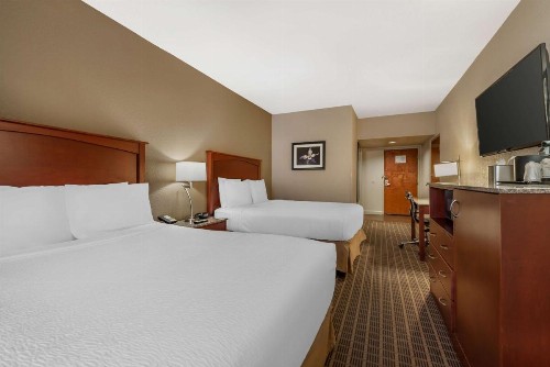 Best Western Plus Peak Vista Inn & Suites - image 41