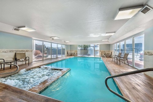 Best Western Plus Peak Vista Inn & Suites - image 5