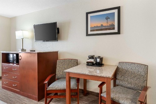 Best Western Executive Inn & Suites - image 16