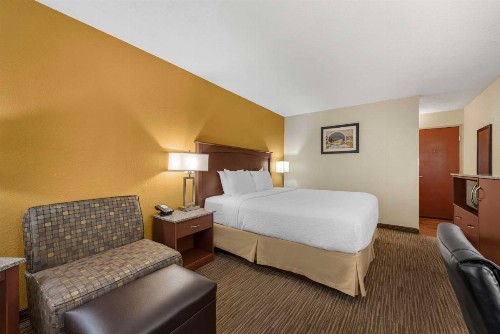 Best Western Executive Inn & Suites - image 17