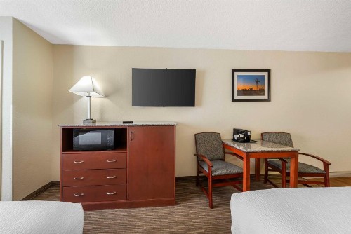 Best Western Executive Inn & Suites - image 25