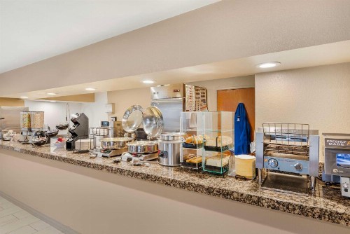 Best Western Executive Inn & Suites - image 3