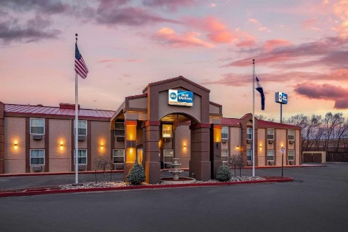 Best Western Executive Inn & Suites - image 35