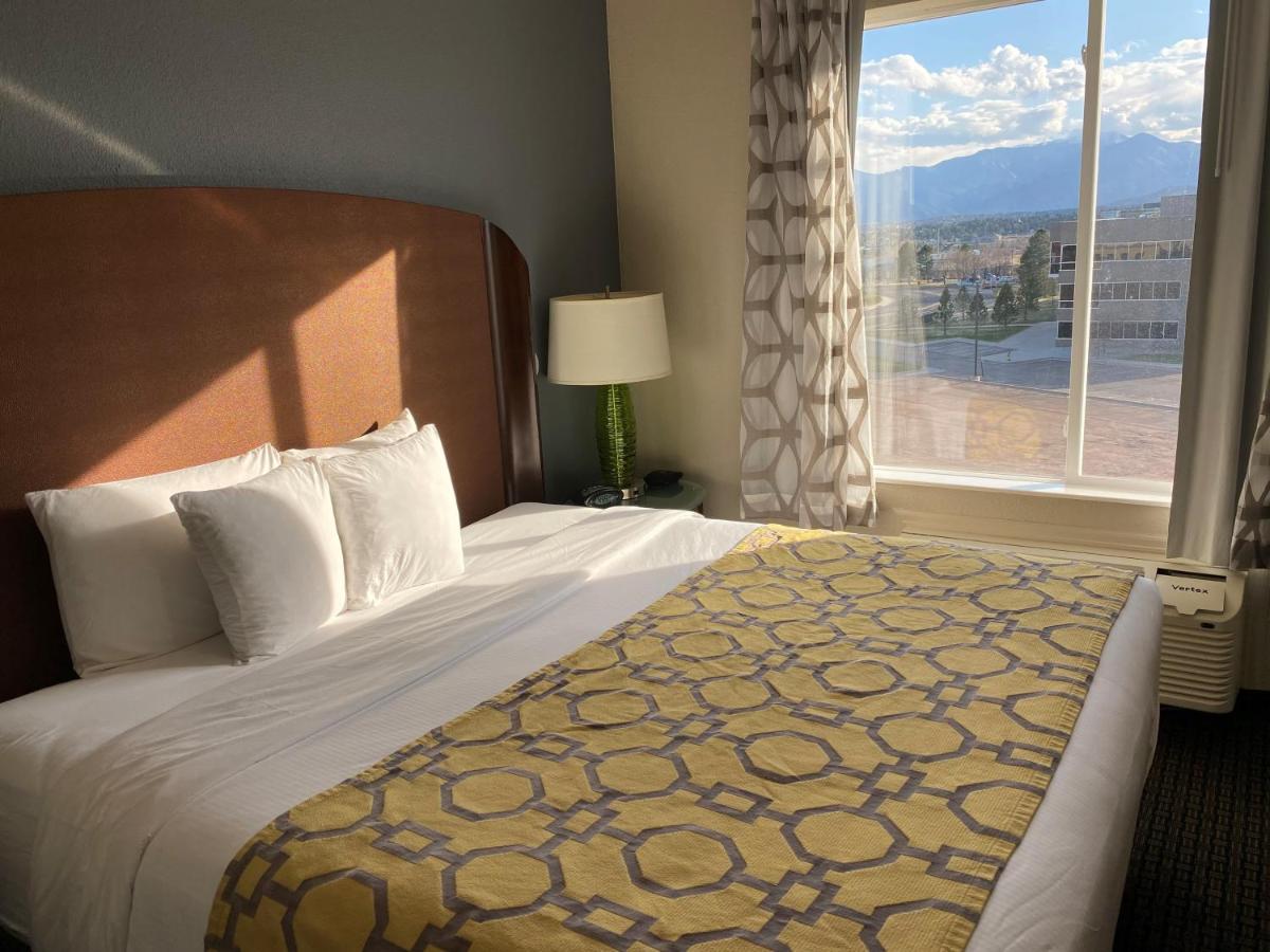 Baymont by Wyndham Colorado Springs - image 3