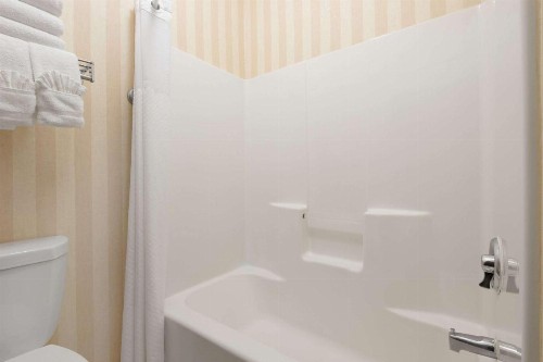 Baymont by Wyndham Colorado Springs - image 7