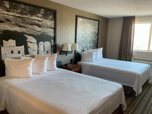 Super 8 by Wyndham Colorado Springs Airport - image 12