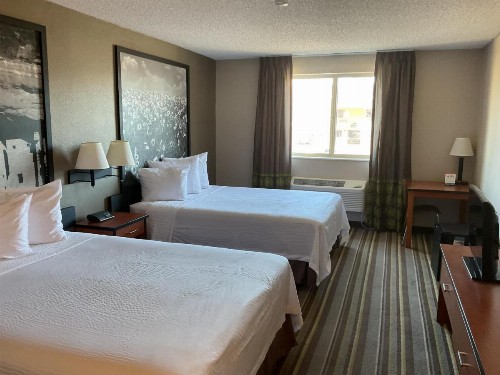 Super 8 by Wyndham Colorado Springs Airport - image 13